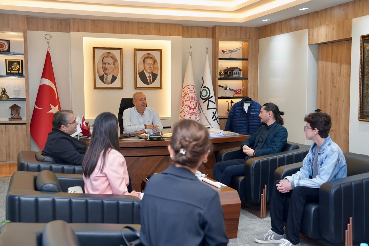 giresun_mem's tweet photo. Genç Bilgi Elçileri DOKAP’ta

📍Müdürlüğümüz AR-GE Birimi tarafından yürütülen Genç AR-GE "Genç Bilgi Elçileri" Projesi kapsamında Giresun Sosyal Bilimler Lisesi öğrencilerimiz ve danışman öğretmenlerimiz, ikinci kurum eğitimi için Doğu Karadeniz Projesi Bölge Kalkınma İdaresi Başkanlığını (DOKAP) ziyaret etti.

🎯DOKAP Başkanı Sayın Hakan Gültekin tarafından kabul edilen öğrencilerimiz, Başkan Yardımcısı Sayın Tolgahan Köken’in verdiği eğitimde proje geliştirme ve bölgesel kalkınma hakkında bilgi edindi.

➡️Kurumdan Öğreniyor, Akranına Aktarıyor, Bilgiyi Çoğaltıyoruz.

Katkılarından dolayı DOKAP yönetimine ve emeği geçenlere teşekkür ederiz.

#YarınlaraEğitimleGiresun #GençArge #GençBilgiElçileri #DOKAP

@tcmeb @Yusuf__Tekin @meb_sgb @dokapbki @TC_giresun @ValiMustafaKoc @ercanturk28 @cftcblnt @ayhanozturkmeb @ozgurtokgoz52