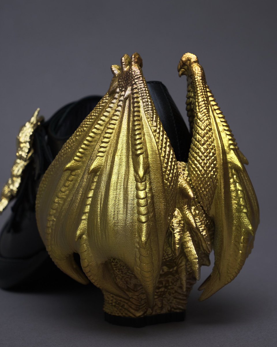 14_kaiju's tweet photo. Minus One's Godzilla shoes vs. Minus Zero's Ghidorah shoes https://t.co/LjderPOeU0