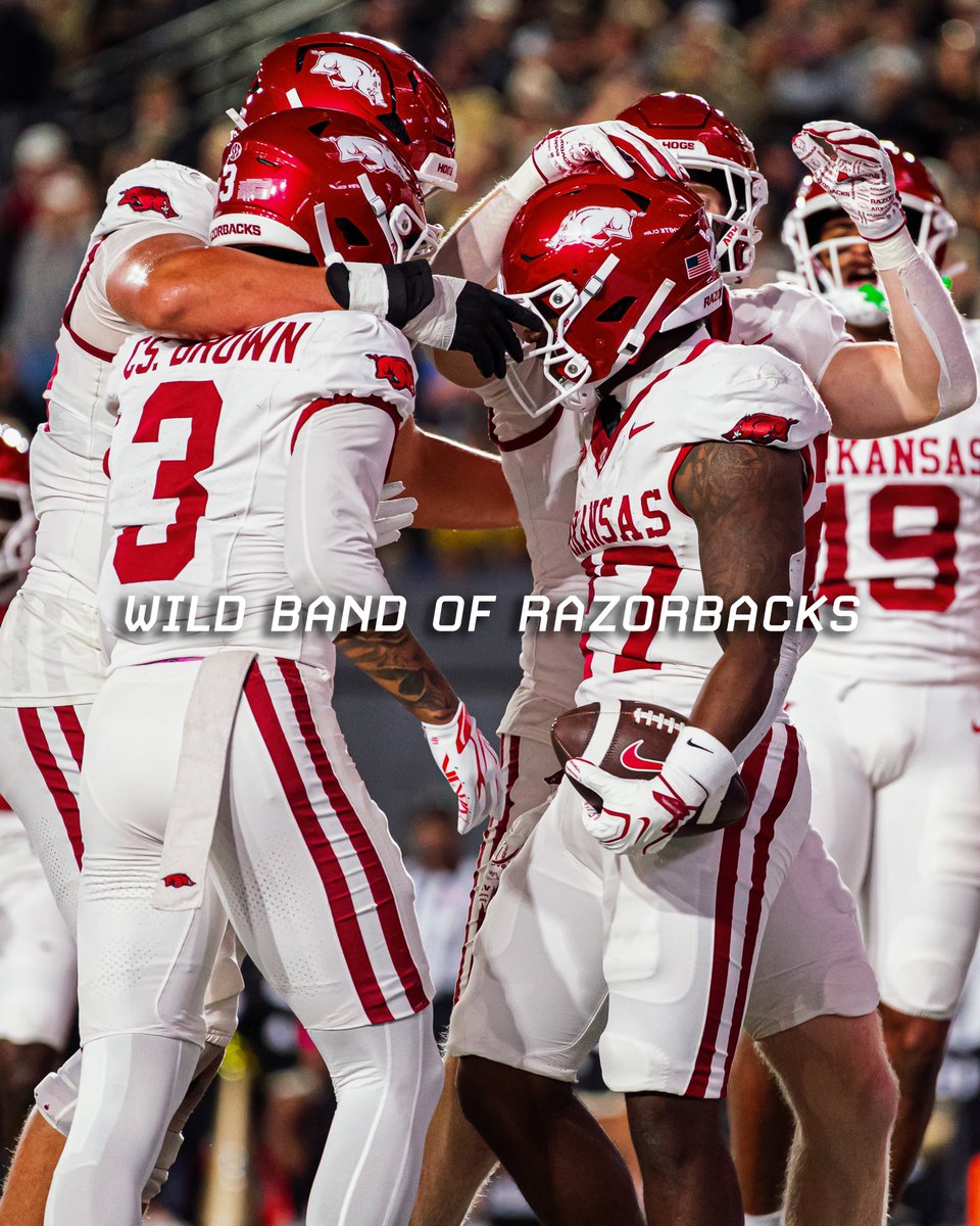 RazorbackFB's tweet photo. One team. 🐗 https://t.co/f15O8rcgtA