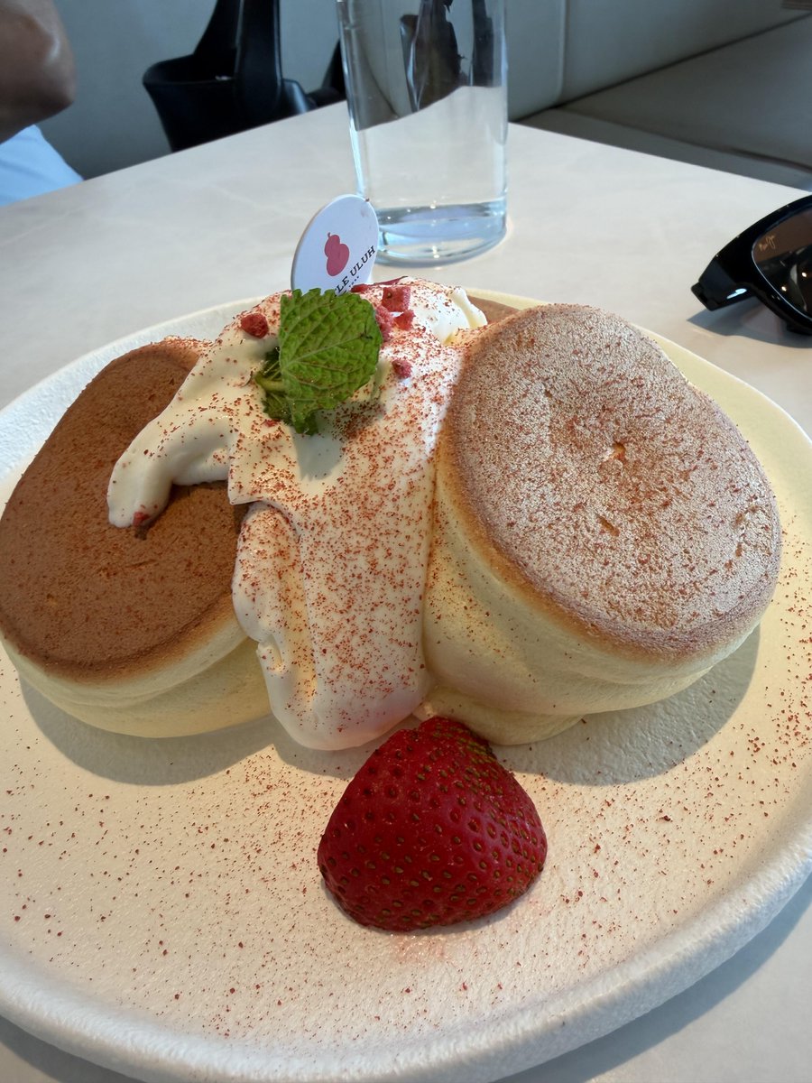 CIOKVW's tweet photo. The best soufflé in Flushing https://t.co/5n60ThdGTE