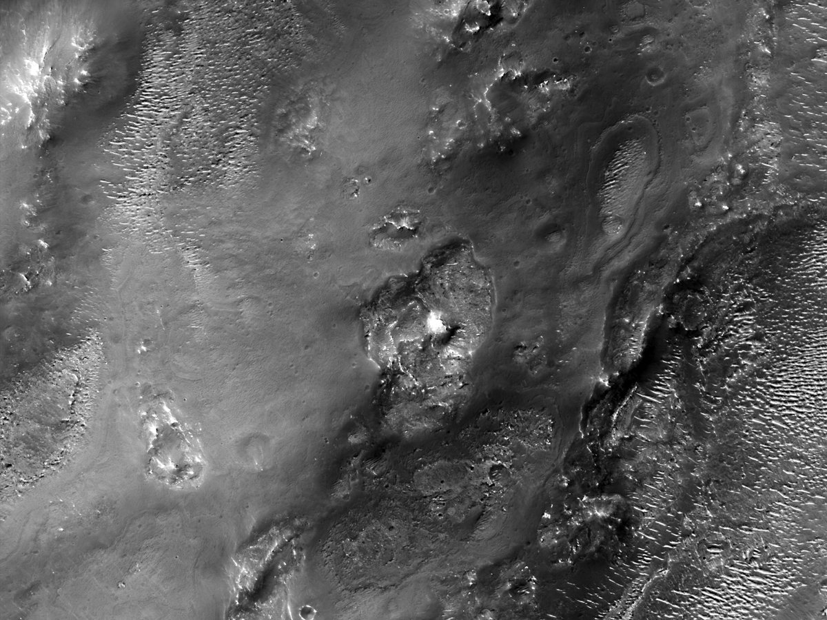 HiRISE's tweet photo. HiPOD: In Search Of...Wind Streaks

A key feature of wind streaks is their high rate of erosion. Dark wind streaks erode a few centimeters a year. The proposed area appears to be a dark wind streak and is rapidly changing. 

https://t.co/TWo0sKLA4r
#Mars #NASA https://t.co/3yK6SWSfTI