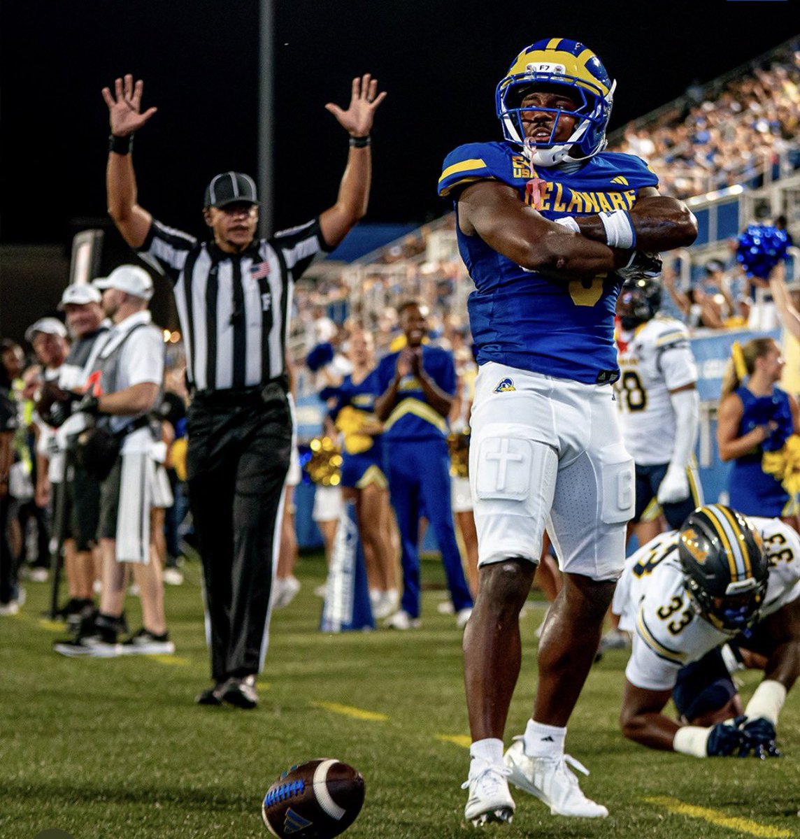 Jekailee003's tweet photo. After an amazing conversation with @CoachHawk_k9 I'm blessed to receive an offer from @Delaware_FB @Coach_JL51 @CoachTylerCurts @CoachJWebb__ @chrisjammar @impactsportsent @AllenTrieu @JuCoFootballACE @JUCOInsiderRep @JUCOFFrenzy @ButlerGrizzlyFB @KeeCarter47 #Buco https://t.co/QVVG9DQmg5