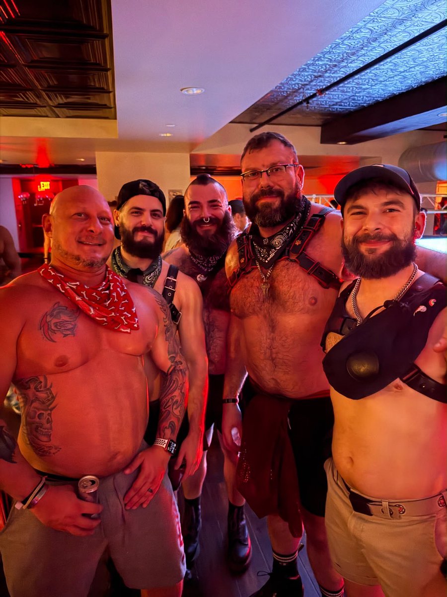 Parrow_'s tweet photo. Didn't take many pictures at the Orlando Pride events this weekend because I'm bad at it but @thebigdogdozer remembered to get one of all of us @joveyjove @chuffedchief @Gym_Shrew at @sweatboxorl always great seeing him! https://t.co/Vvik66LWou