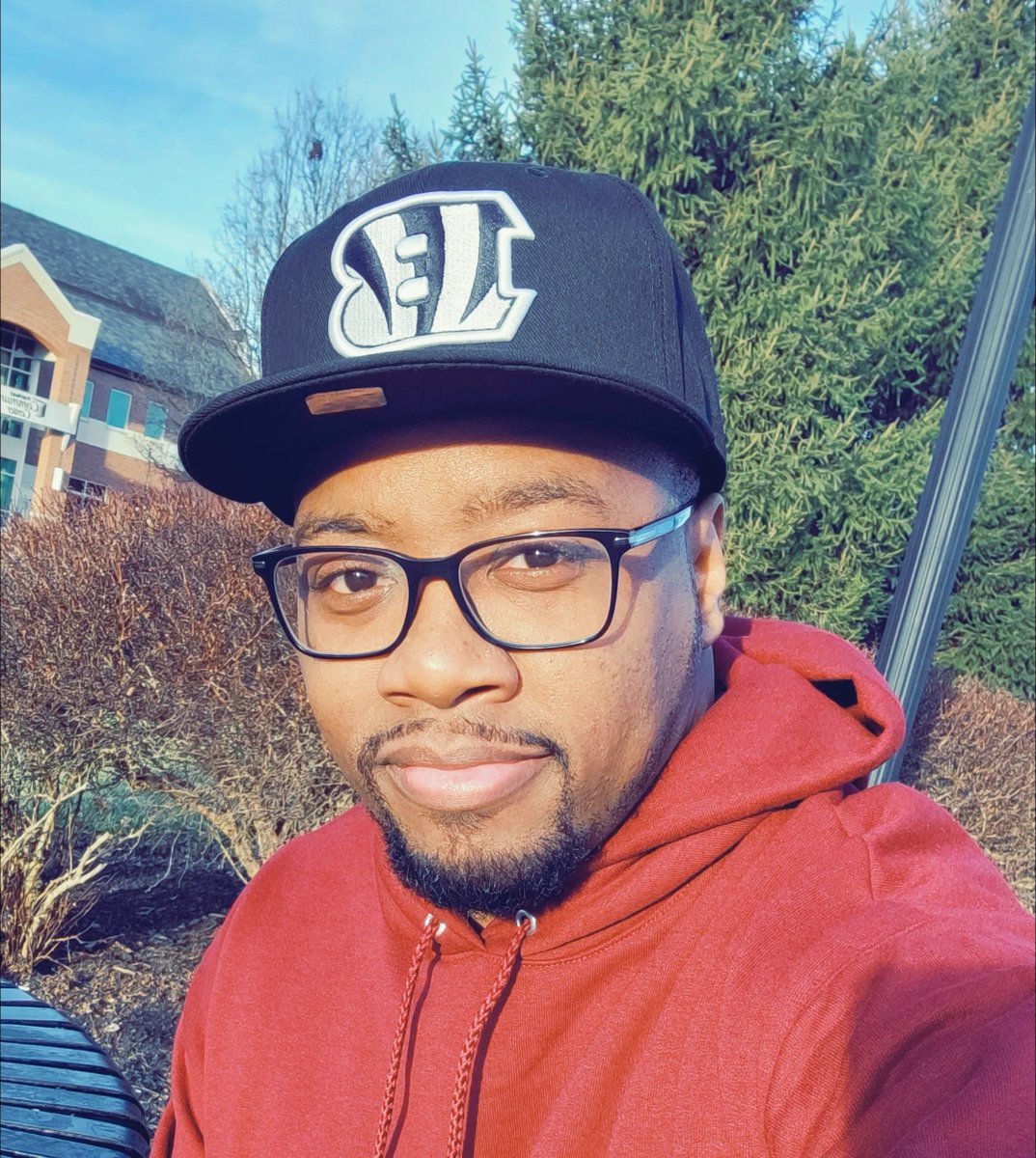 Fuzzomaxolution's tweet photo. MEET YOUR OOMF! 😁
• Name: Ian J.
• Sign: Aquarius
• Sexuality: LGBT+
• Hobbies: Amusement Parks, Video Games, College/NFL Football, music.
• Fav TV series: Ms Pat Show
• Fav Pokémon: Gyarados &amp; Umbreon
• Fav movie: Bringing Down the House

*replaced Fav Animal https://t.co/0DXfGuuJ4b