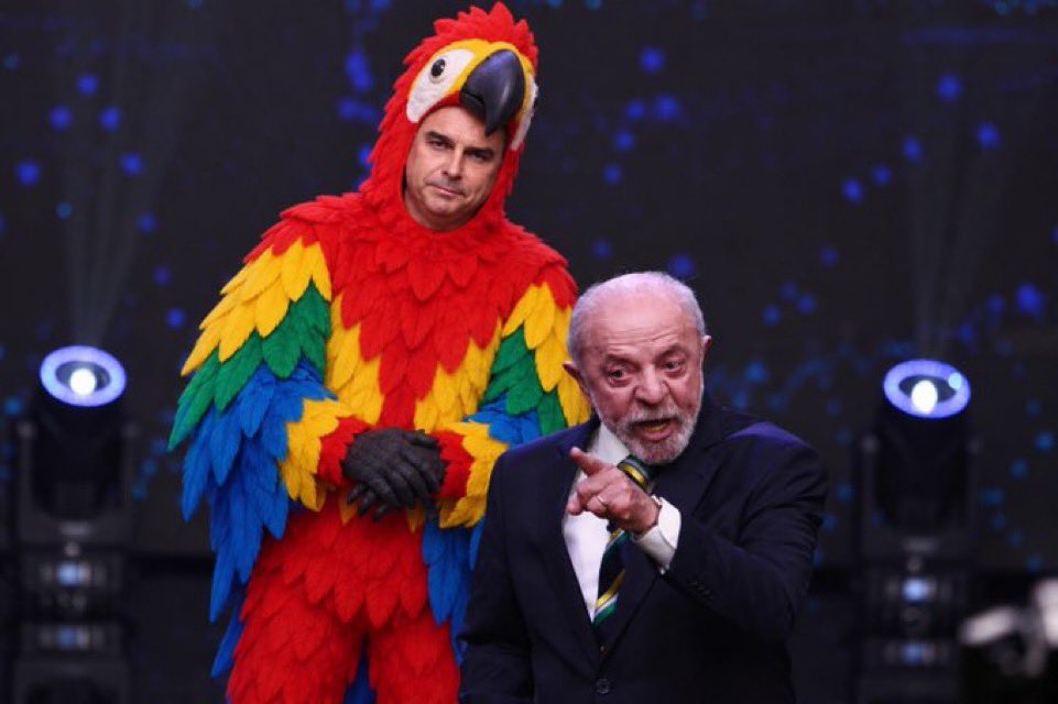 carolfinardi's tweet photo. LULA TÁ NO AR! LIGA A TV NO SBT #ShowDoLulaNoSBT 🚨 https://t.co/oWiGZSv7w8