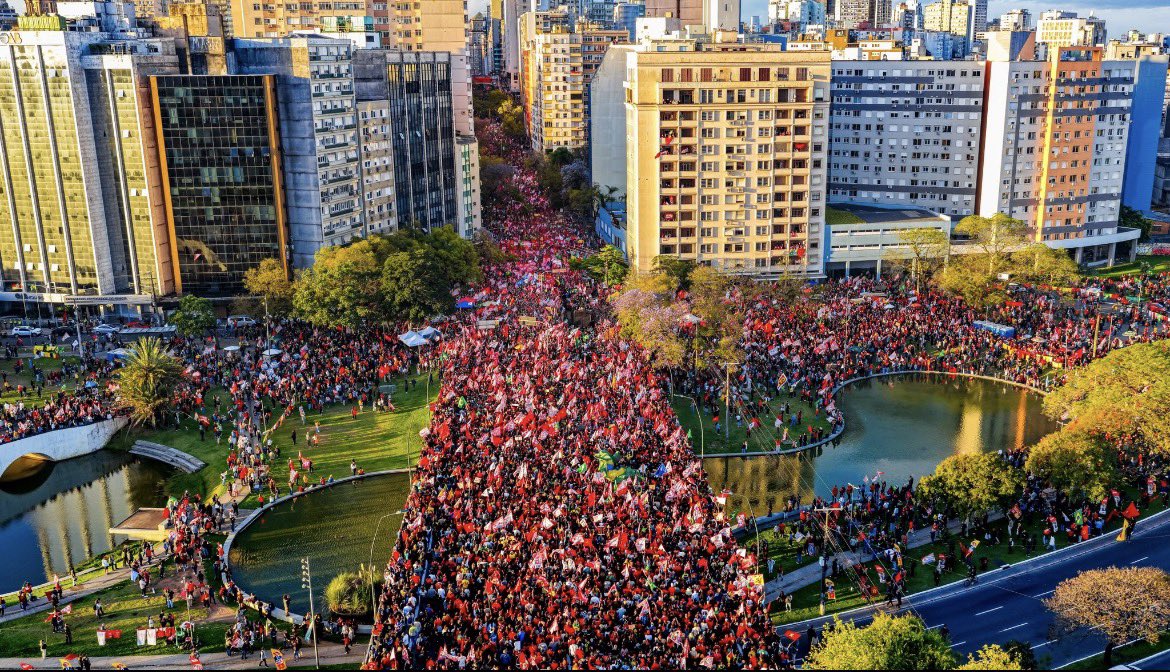 pesquisas_elige's tweet photo. 🚨URGENTE: Lula precisa da nossa ajuda com a hashtag “SHOW DO LULA NO SBT”. EXPLODAM ESSA POSTAGEM!🇧🇷✅1️⃣3️⃣👍😎🫡 https://t.co/NEQeyC9nrc