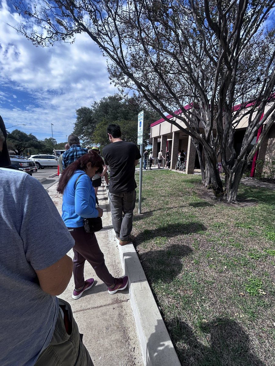 Harper_FC's tweet photo. @karltm Solid line at south Austin Rec as well ! https://t.co/jbb71dvVnR