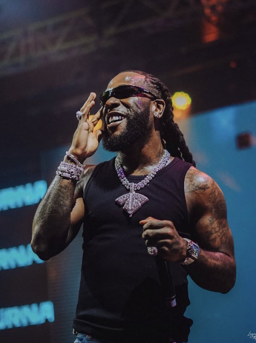 BurnaArchive's tweet photo. 466 days without a new solo single. Yet the stages keep getting bigger. 🌍🦍

From the FIFA World Cup to major festivals and international performances, Burna Boy's global journey continues.

The music speaks. The legacy grows. 📀🔥 https://t.co/rSWuYHVb4W