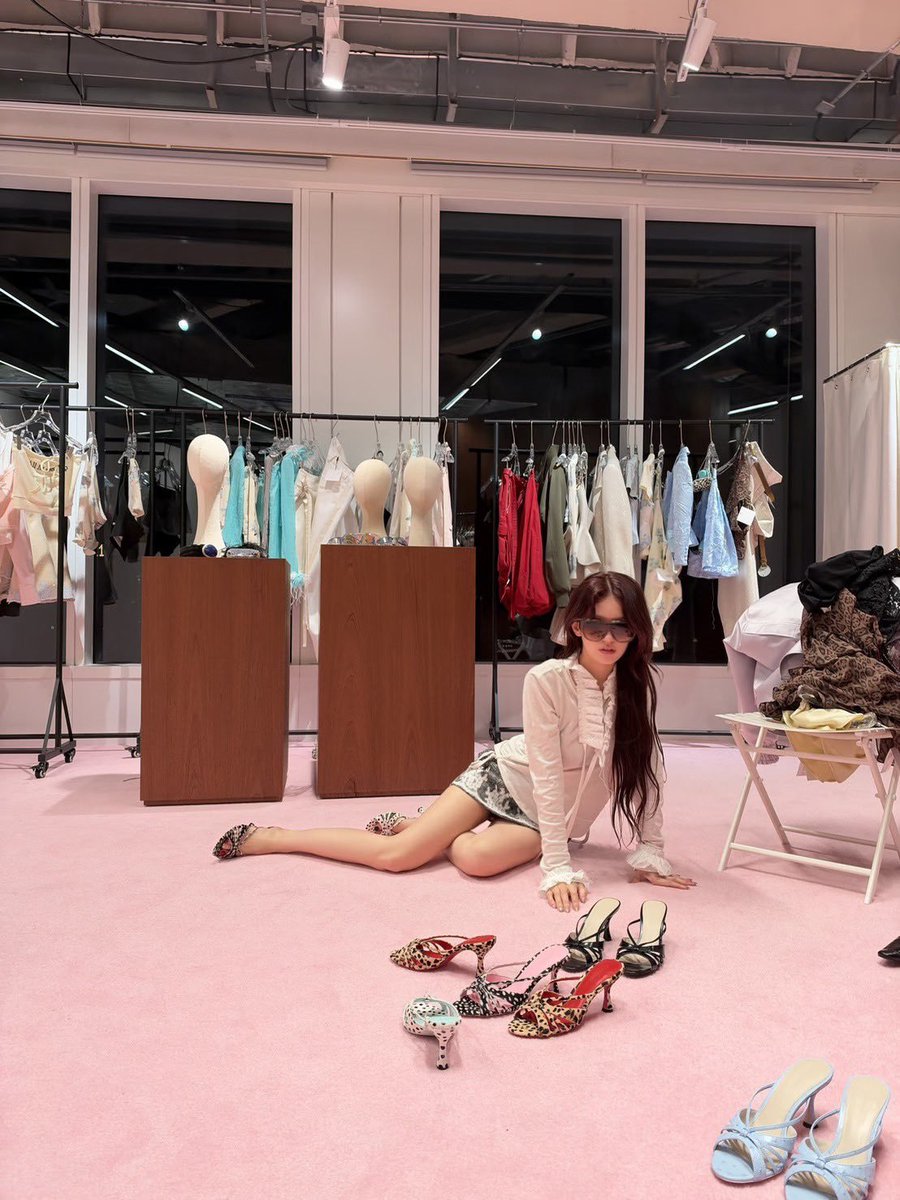 Somi_Italia_'s tweet photo. [📸 || XIAONGSHU 26.10.19]

🇮🇹Aggiornamento di Somi su Xiaongshu❤️

🇬🇧Somi update on Xiaongshu❤️

#JEONSOMI #전소미 #SOMI #소미 #Somi_Italia https://t.co/4IhKO40iT9