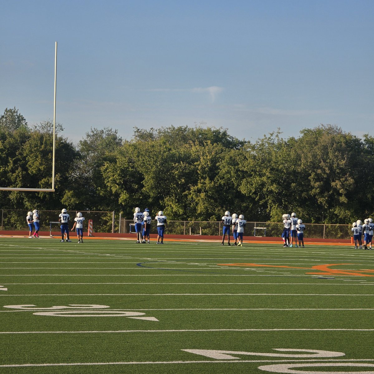 AISD_ATH's tweet photo. Barnett Vs Rodriguez 7th Grade
#CultivatingChampions
#MakingDreamsHappen
@ArlingtonISD @THSCAcoaches @OfficialTHSADA 
#WeAreArlingtonISD https://t.co/iUFm7RCaMx