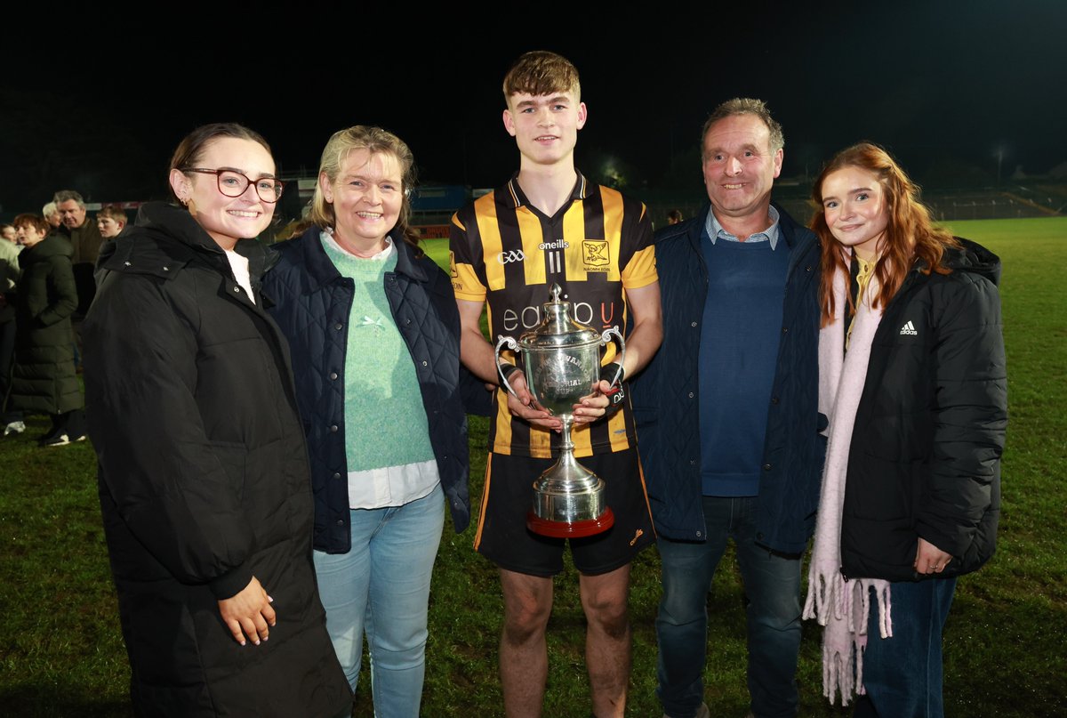 pgahern's tweet photo. Fantastic game of hurling in NCP on Monday night! Just fantastic and great to be there and take some shots of the joy of the victory for Naomh Eoin and some of the families! @Carlow_GAA @Natsport @kclr96fm @TheLeftWingBack @NaomhEoin_GAA https://t.co/OXx6XPWMCT