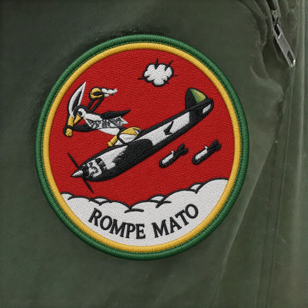 sentandoapua's tweet photo. Bolacha do 2º Esquadrão do 1º Grupo de Caça, o Rompe Mato, BASC, 23 DEZ 2013

#SentaAPua #1GAVCA #RompeMato #FAB #ForcaAereaBrasileira #BaseAereaDeSantaCruz #BASC #AviacaoDeCaca #P47Thunderbolt #HistoriaMilitar #VeteranosFAB https://t.co/88lD0tf2ec