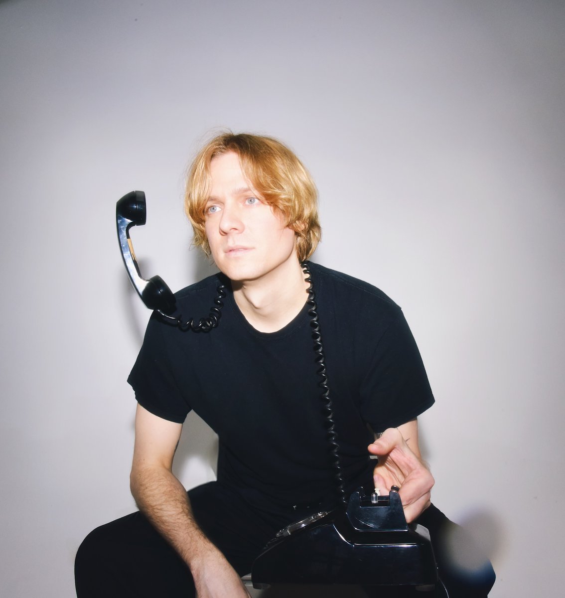 MAGNETMagazine's tweet photo. #MAGNETExclusive: Premiere of #Dazies’ “Still Life” (@killphonicmusic @daziestheband @TAYFPR). “I wanted to empathize with their feelings. I imagined it wouldn’t feel much different than any other relationship. But at the end of the day, it’s artificial”: https://t.co/y91X85v7YL https://t.co/boyn9Rha5Z