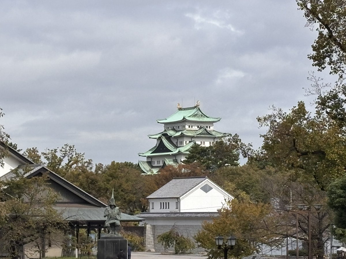 surpriseboss777's tweet photo. おはようございます♪
自転車でウロウロすると
いつもと違った景色が見れる
この場所から見る我が家もなかなか良い✨
（戯言ですw）
本日もよろしくお願いします😊

歩道橋の上より https://t.co/sksVrULEi7