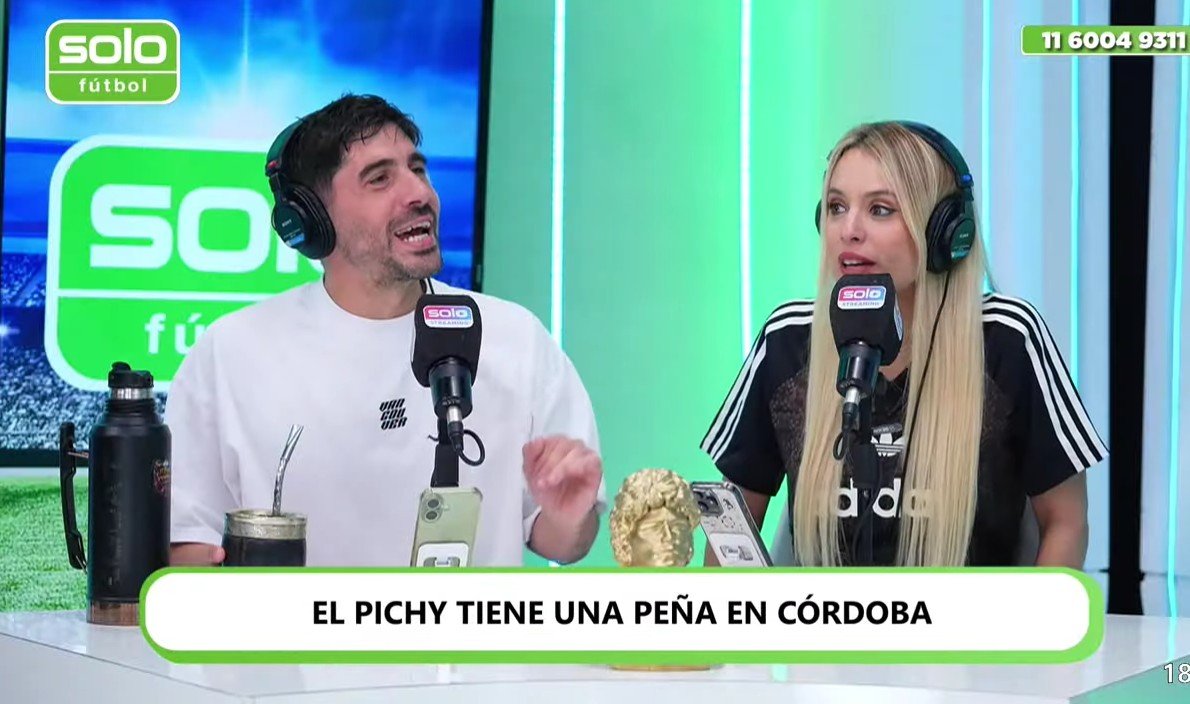 FcPichiErbes's tweet photo. Maravillosa visita en el día de hoy en #SoloFutbol . El gran Beto dijo presente! 💙💛💙 https://t.co/MgdQaCBp8A