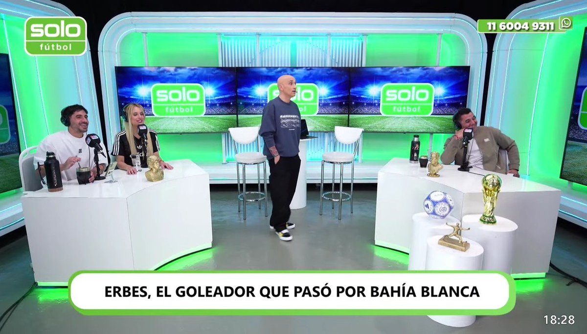 FcPichiErbes's tweet photo. Maravillosa visita en el día de hoy en #SoloFutbol . El gran Beto dijo presente! 💙💛💙 https://t.co/MgdQaCBp8A