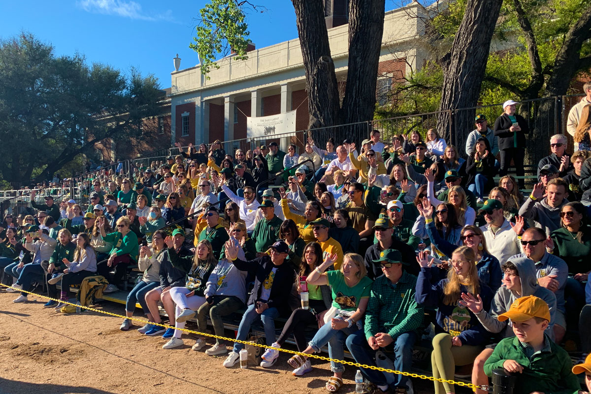 Baylor's tweet photo. Want to ensure you've got a prime view for the #BaylorHomecoming Parade? 

Reserve your grandstand seat now:
✅ Best view of the parade
✅ No worries of finding a good spot
✅ All proceeds benefit scholarships

🎟️: https://t.co/xE9OcbUOQA https://t.co/GUTS1Acb4O