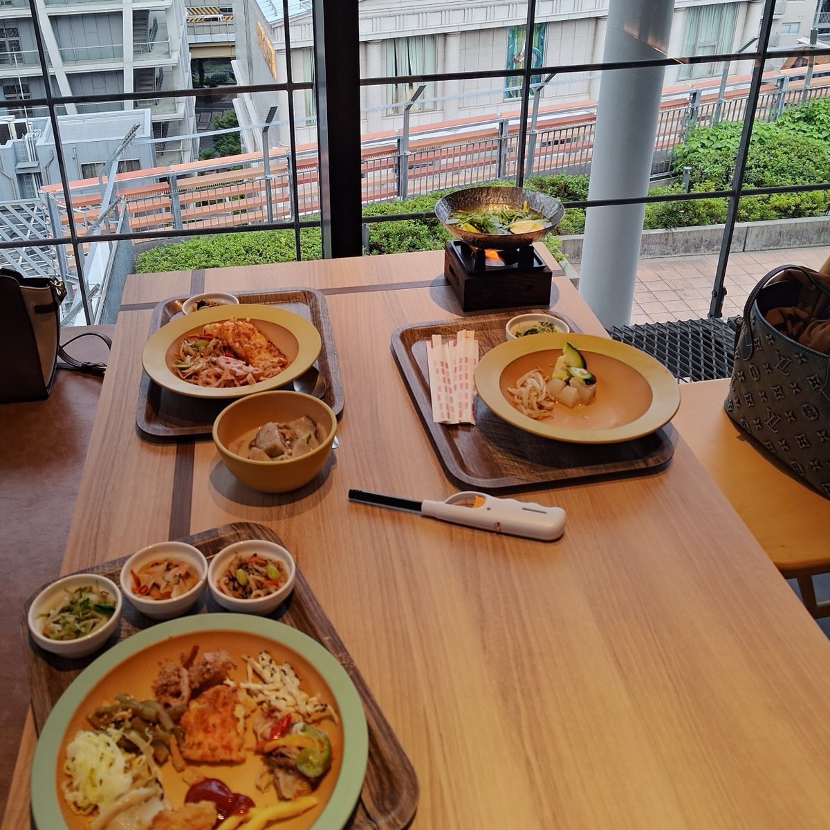 ai_shib's tweet photo. 高校の友人とランチ。
顔を見るだけで楽しい。
この日の話は、ほぼ老人ホームのお値段。
友人の親族は月40万円ほど掛かっていると聞き、あまりの高額さに計算する気を失…
介護保険や要介護度で変わるとは聞くけれど、実際どれくらい必要なの😓？
そろそろまた集まりたいな。 https://t.co/bOyt2HIxL3