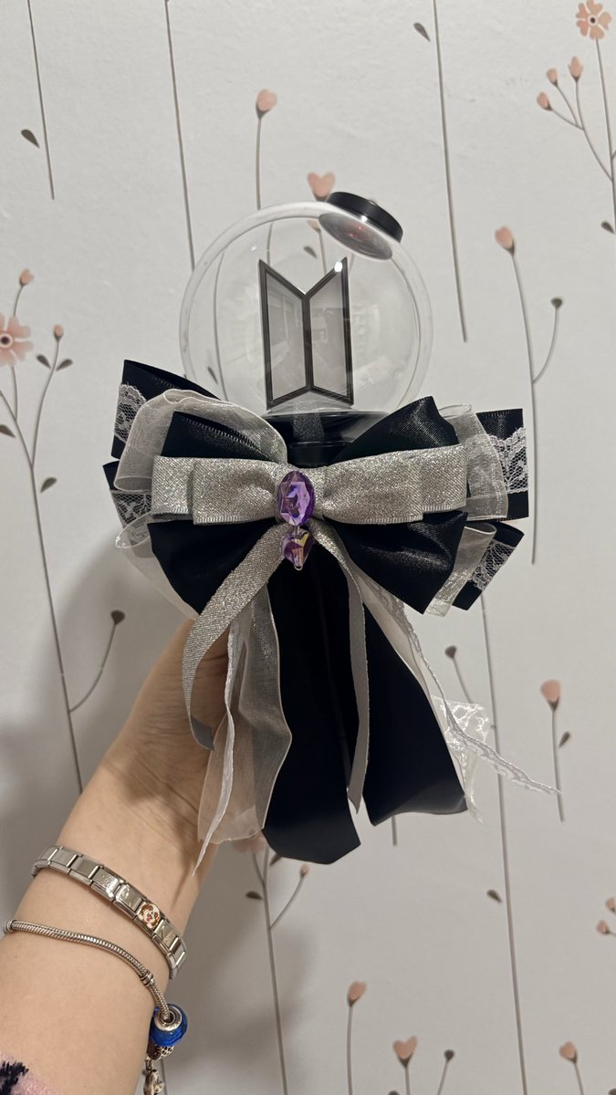 zipyoongi's tweet photo. FEEDBACK SUPER POSITIVO PARA @Diskookiemin 
Que laços maravilhosos! Estou apaixonada! 
Muito obrigada pelo carinho e capricho! https://t.co/VUX8wgZAl3