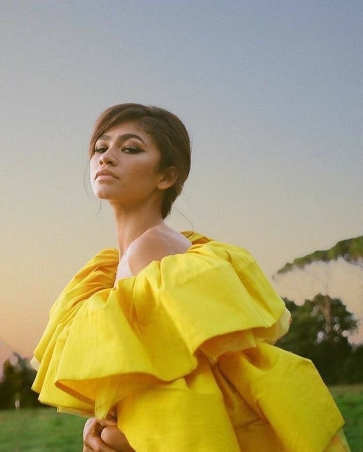 GorgeousBlue32's tweet photo. “And it was all yellow” 💛 https://t.co/2zUyuH9IfE