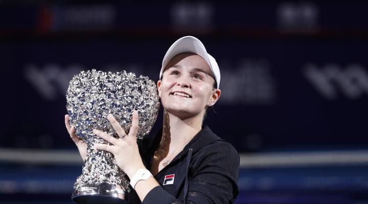 TennisReporters's tweet photo. We hear that in the 2027 Hall of Fame, it could be Ash Barty (3 Slams), Juan Martín del Potro (1 Slam) and Svetlana Kuznetsova, (2 Slams). The two women are locked in, but with del Potro, maybe not. https://t.co/z4QqGKRD9W