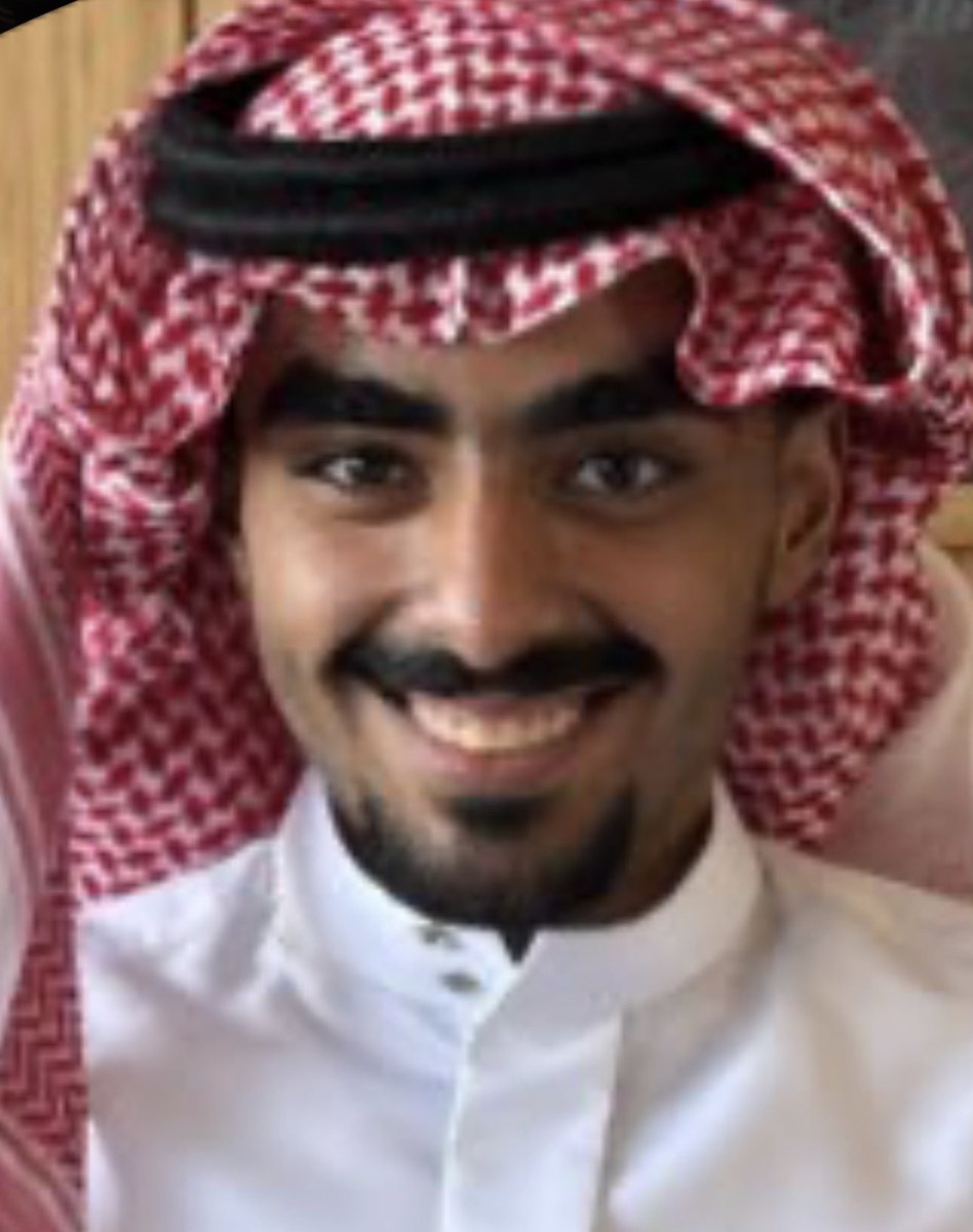 a7lahm_1's tweet photo. بذمتكم مين اللي شكله هندي؟ 😂😂 https://t.co/j4EouyCfTT