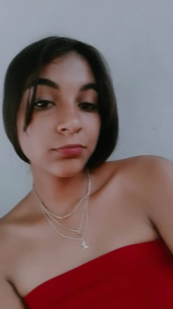 MissAdriiia's tweet photo. Mi cara | Mis pies💋 https://t.co/WwBrVgIm9b