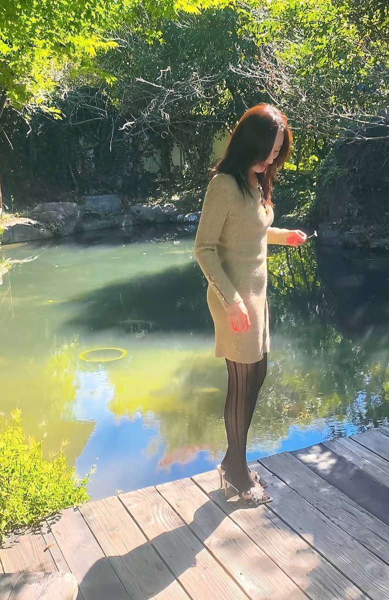 Ziluolananmd's tweet photo. 一个星期做几次爱最舒服呀？
我觉得是三次。
当然最好是和老公一次，和别的男人一人一次。
你们家里的那个女人肯定也是这样想的，别不信。 https://t.co/DgG2c93qUf