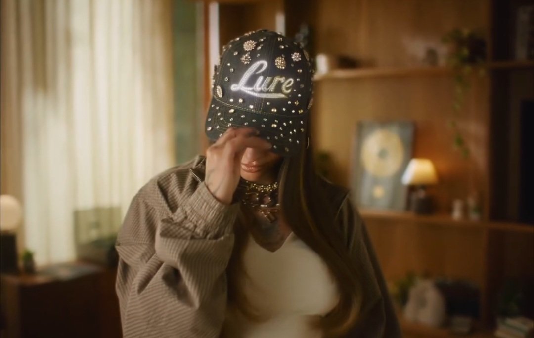 Mariaicono's tweet photo. Bien flow R&amp;B, ella es consciente de lo que está haciendo? 𝗟 de 𝓛𝓾𝓻𝓮.
😮‍💨 https://t.co/VhNMVIwEhx