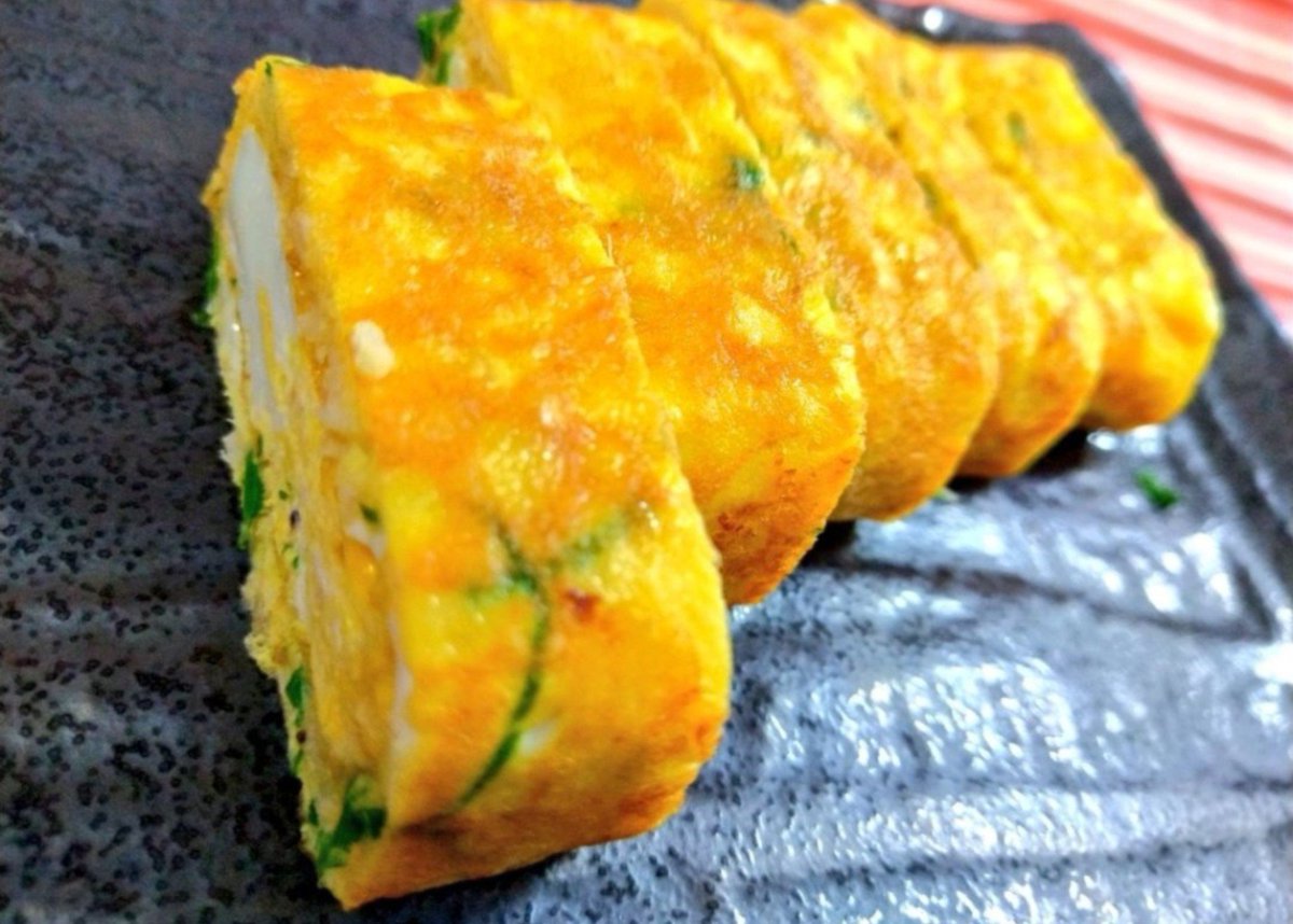zakokaisan's tweet photo. カルシウム満点、#白小えび 🦐

​箱を開けた瞬間に広がる香ばしい香り✨
乾燥がよくてサックサク！まずはそのままどうぞ🎶
​秋の味覚や青菜のおひたし、温かい卵焼きや炊き込みご飯、お好み焼きにも◎
サッと和えるだけで風味が格段にUPしますよ~👍️

​#明石 　#魚の棚 　#座古海産 https://t.co/pZD7mvjxdc