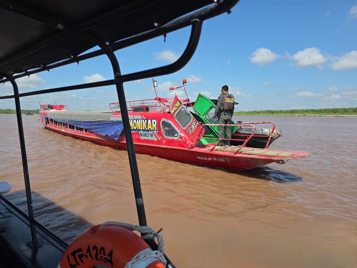 MGP_DICAPI's tweet photo. La Capitanía de Puerto de Pucallpa, junto a la Primera Fiscalía Provincial Especializada en Prevención del Delito, la Policía Nacional del Perú y SUNAT - ADUANAS, realizaron un operativo multisectorial en las inmediaciones del río Ucayali. https://t.co/fAcuI6yS6U