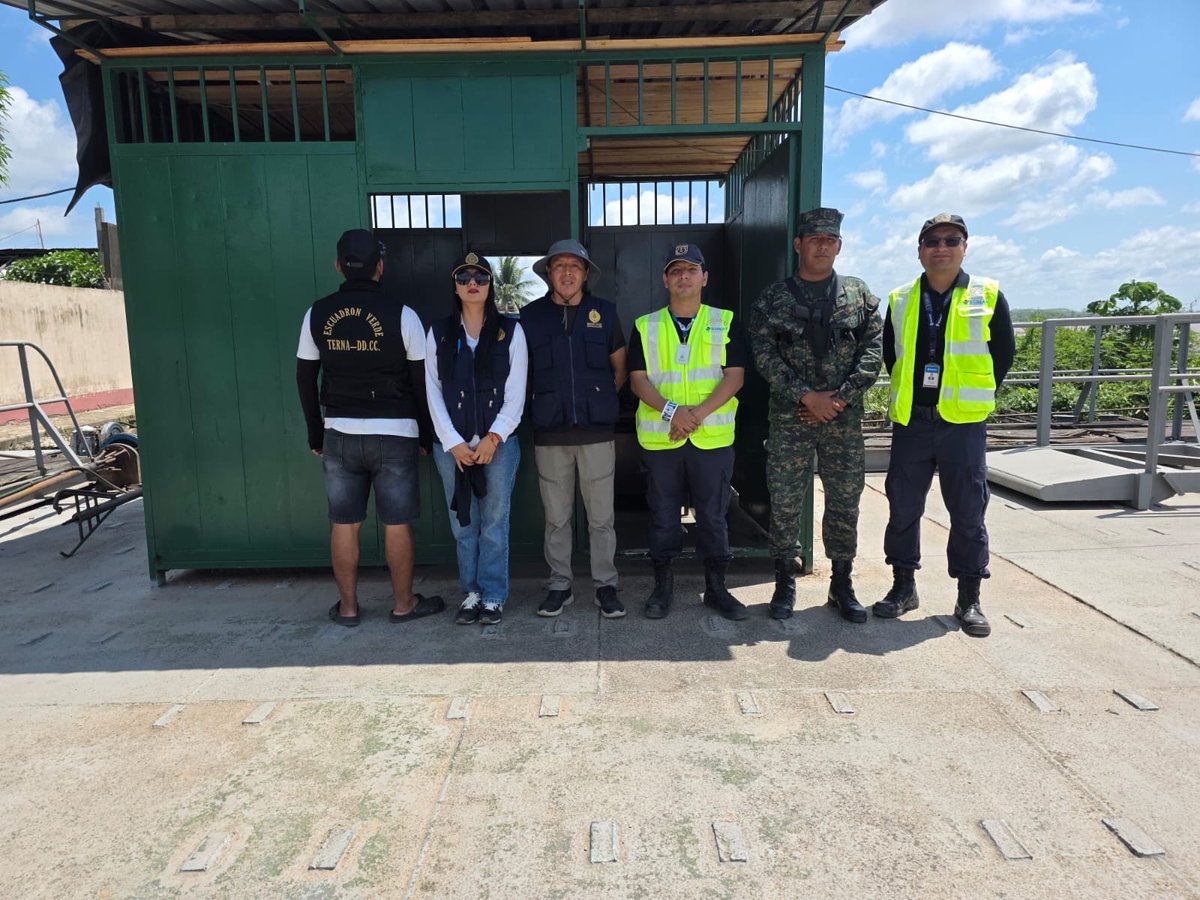 MGP_DICAPI's tweet photo. La Capitanía de Puerto de Pucallpa, junto a la Primera Fiscalía Provincial Especializada en Prevención del Delito, la Policía Nacional del Perú y SUNAT - ADUANAS, realizaron un operativo multisectorial en las inmediaciones del río Ucayali. https://t.co/fAcuI6yS6U