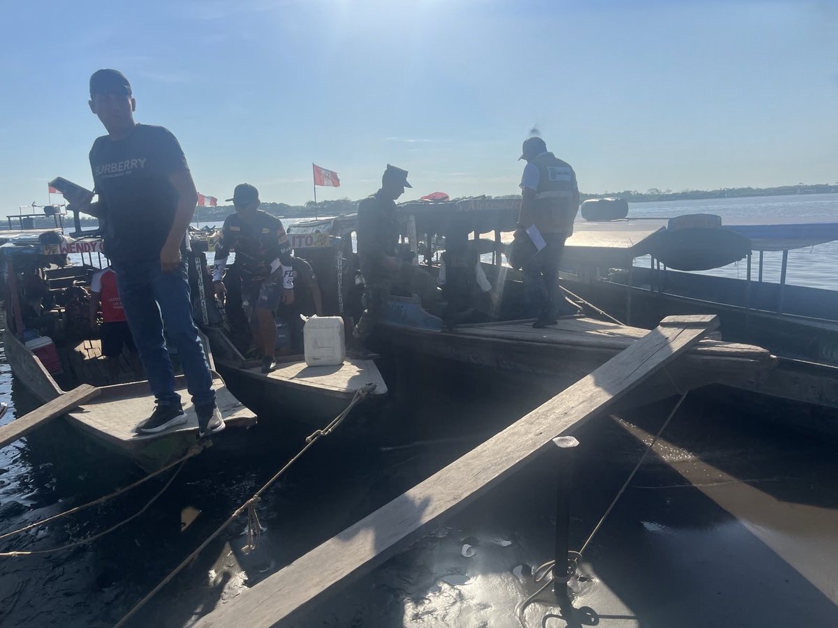 MGP_DICAPI's tweet photo. La Capitanía de Puerto de Pucallpa, junto a la Primera Fiscalía Provincial Especializada en Prevención del Delito, la Policía Nacional del Perú y SUNAT - ADUANAS, realizaron un operativo multisectorial en las inmediaciones del río Ucayali. https://t.co/fAcuI6yS6U