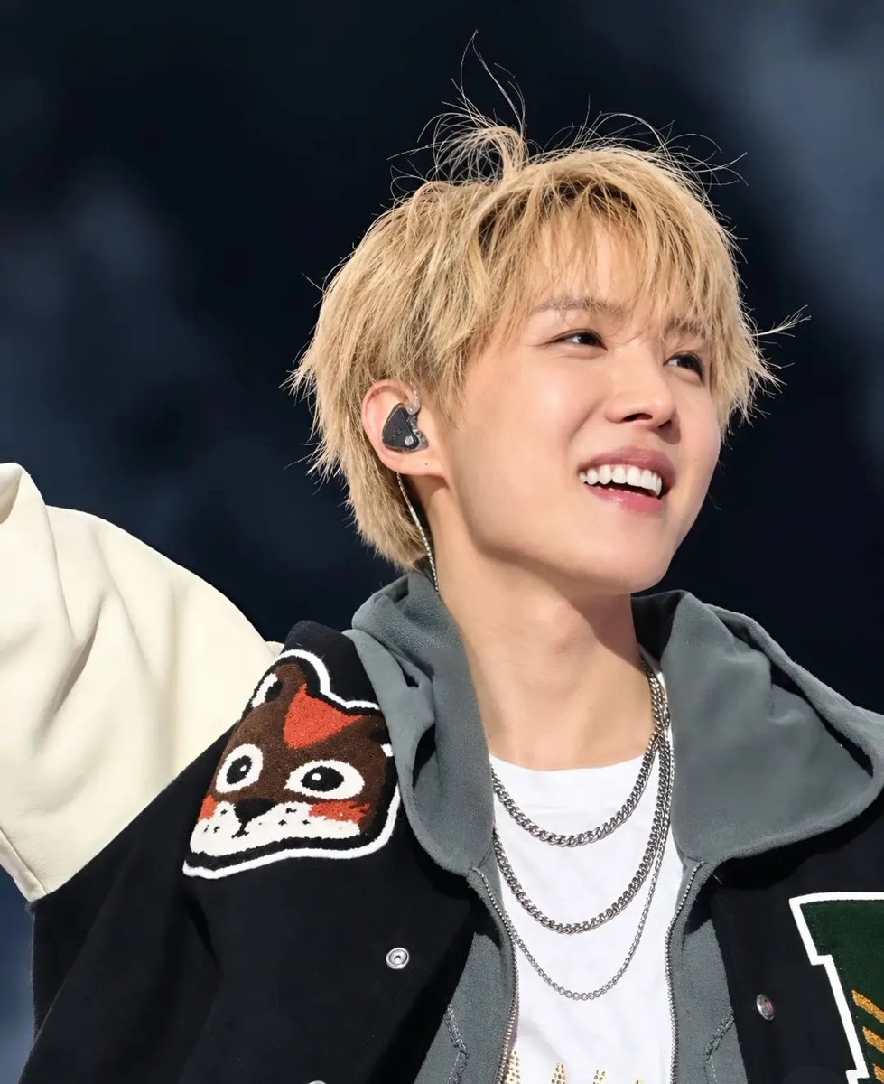 bts2019army's tweet photo. 이때 제이홉 사진 이쁜거 겁네 많아

https://t.co/dJh7EO2o1p https://t.co/9iXn2I3CQh