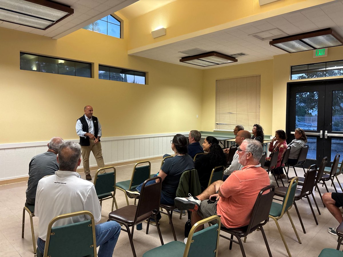 RepJimmyPanetta's tweet photo. Great to host another town hall with members of a local neighborhood association and hear directly from constituents about issues affecting our community and how I can best serve CA-19 in Congress. https://t.co/mqnVJEUUPQ