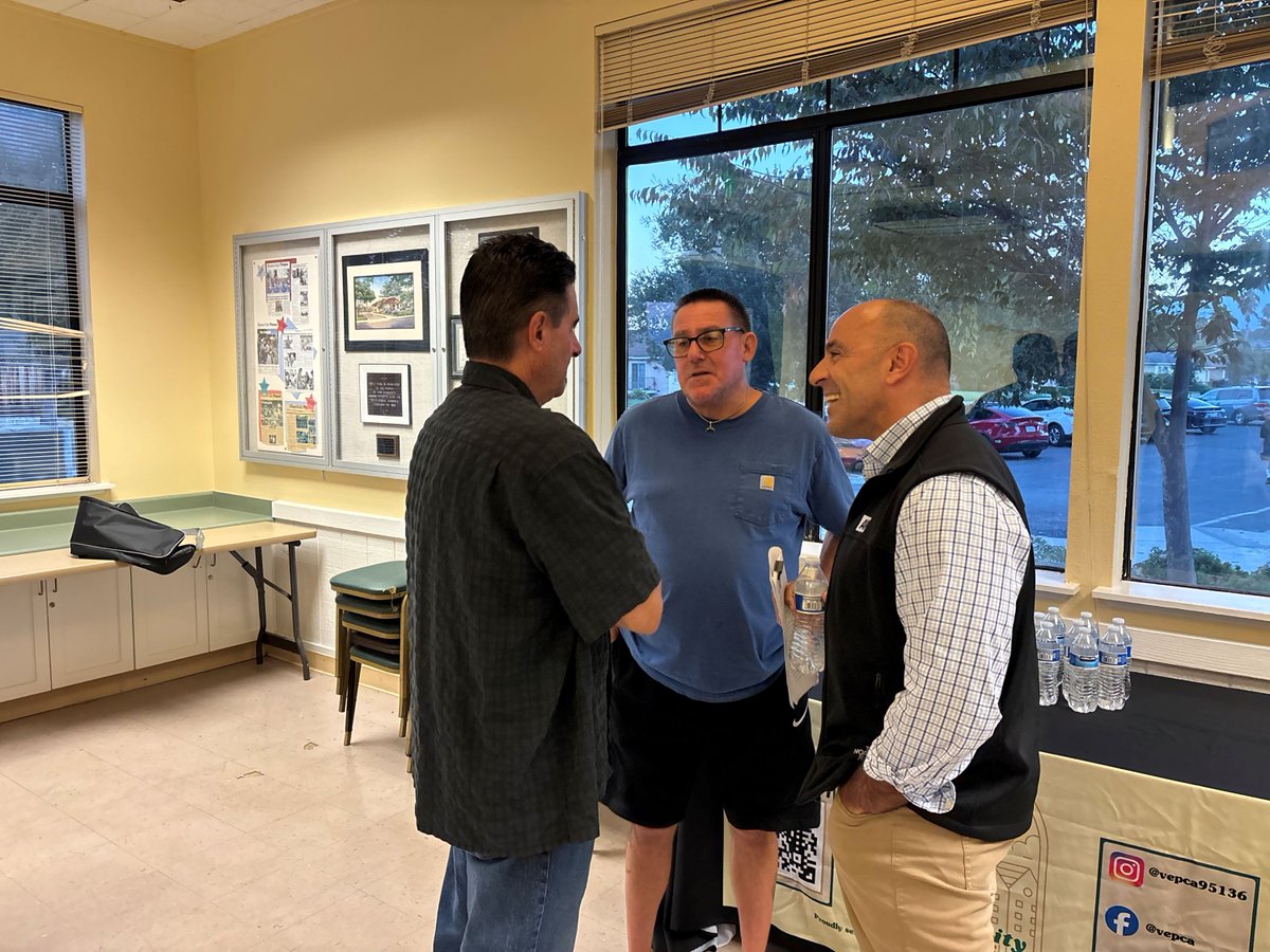 RepJimmyPanetta's tweet photo. Great to host another town hall with members of a local neighborhood association and hear directly from constituents about issues affecting our community and how I can best serve CA-19 in Congress. https://t.co/mqnVJEUUPQ