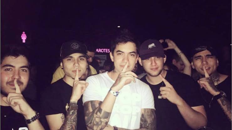Vintagezera's tweet photo. 1 dia antes de uma final de major https://t.co/DtukONY4p8