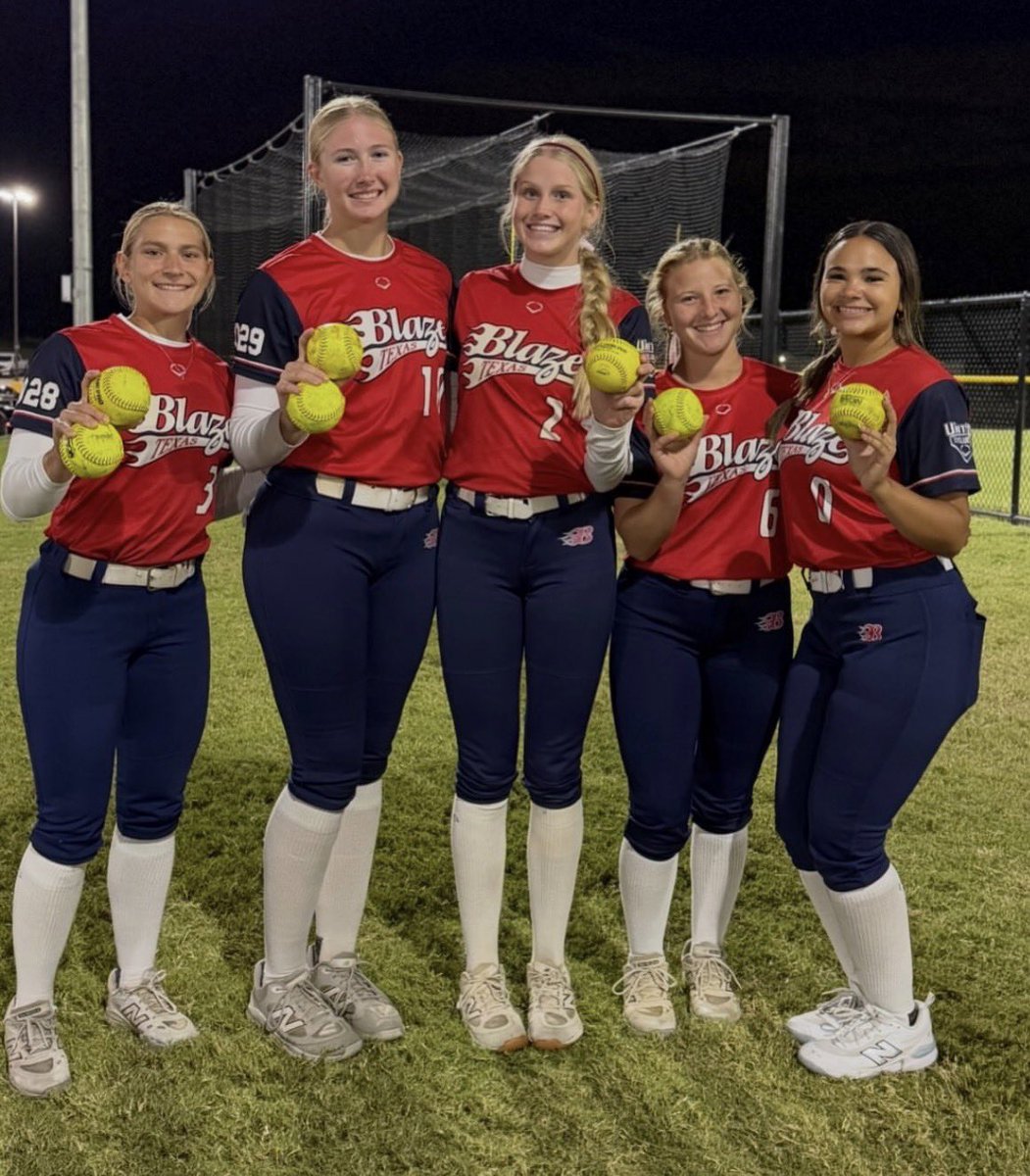 Ella_Patek's tweet photo. Had a great weekend with my team! 
We went 4-2 and I hit 2HRs! 
THANK YOU to all of the coaches who came to watch us play! https://t.co/fjCfKjGJ8w