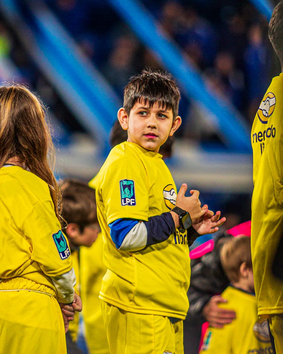 VelezRRPP's tweet photo. ¡Una experiencia inolvidable! 💙
El sábado pasado, 22 chicos y chicas menores de 12 años vivieron un momento soñado en el José #Amalfitani: ingresaron a la cancha junto al plantel profesional y conocieron la sala de prensa.
¡Dale #Vélez, siempre! https://t.co/bwijhTLFqO