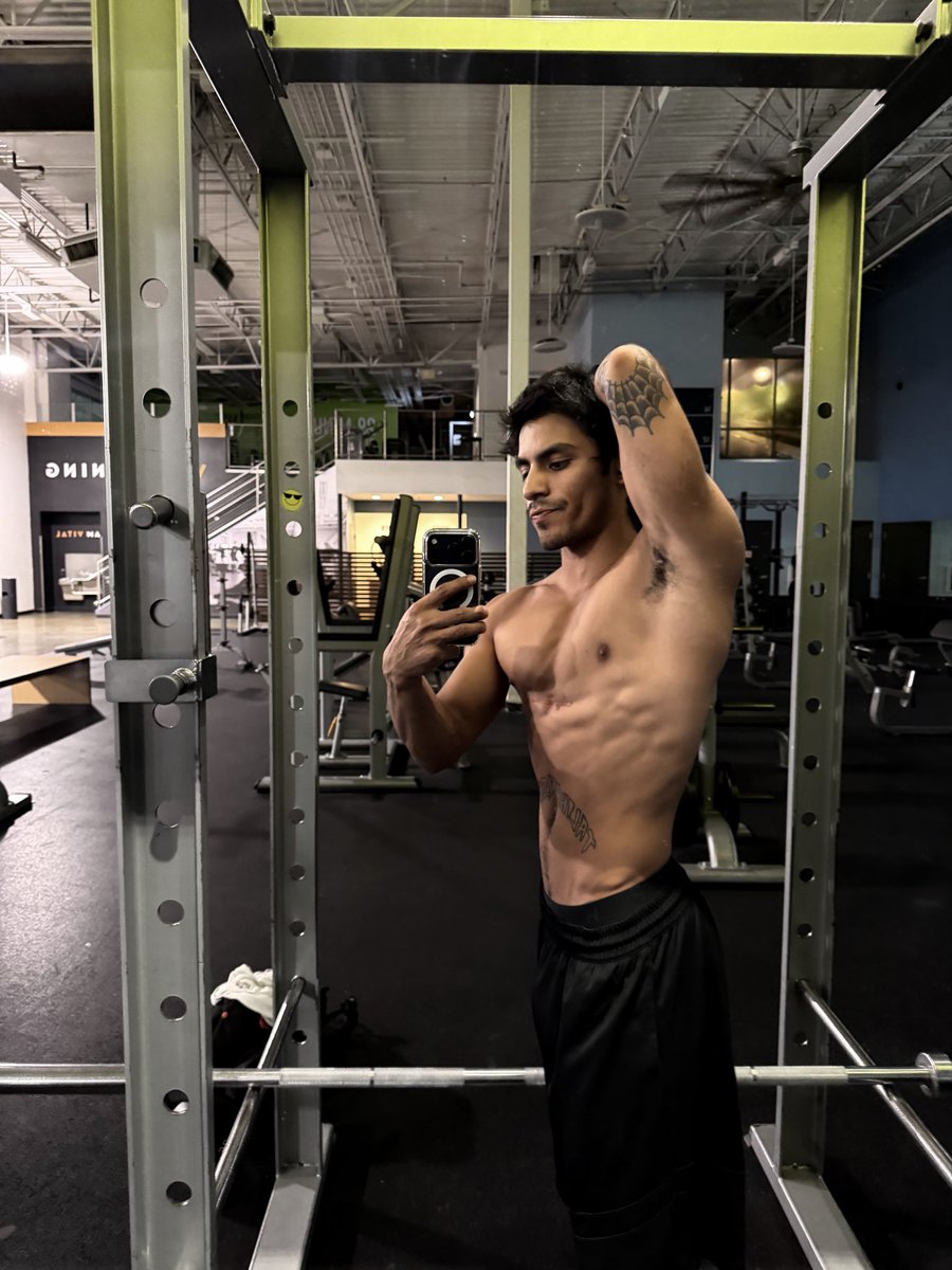 x0003014's tweet photo. where’s my cardio partner ? https://t.co/8Wcct56chG