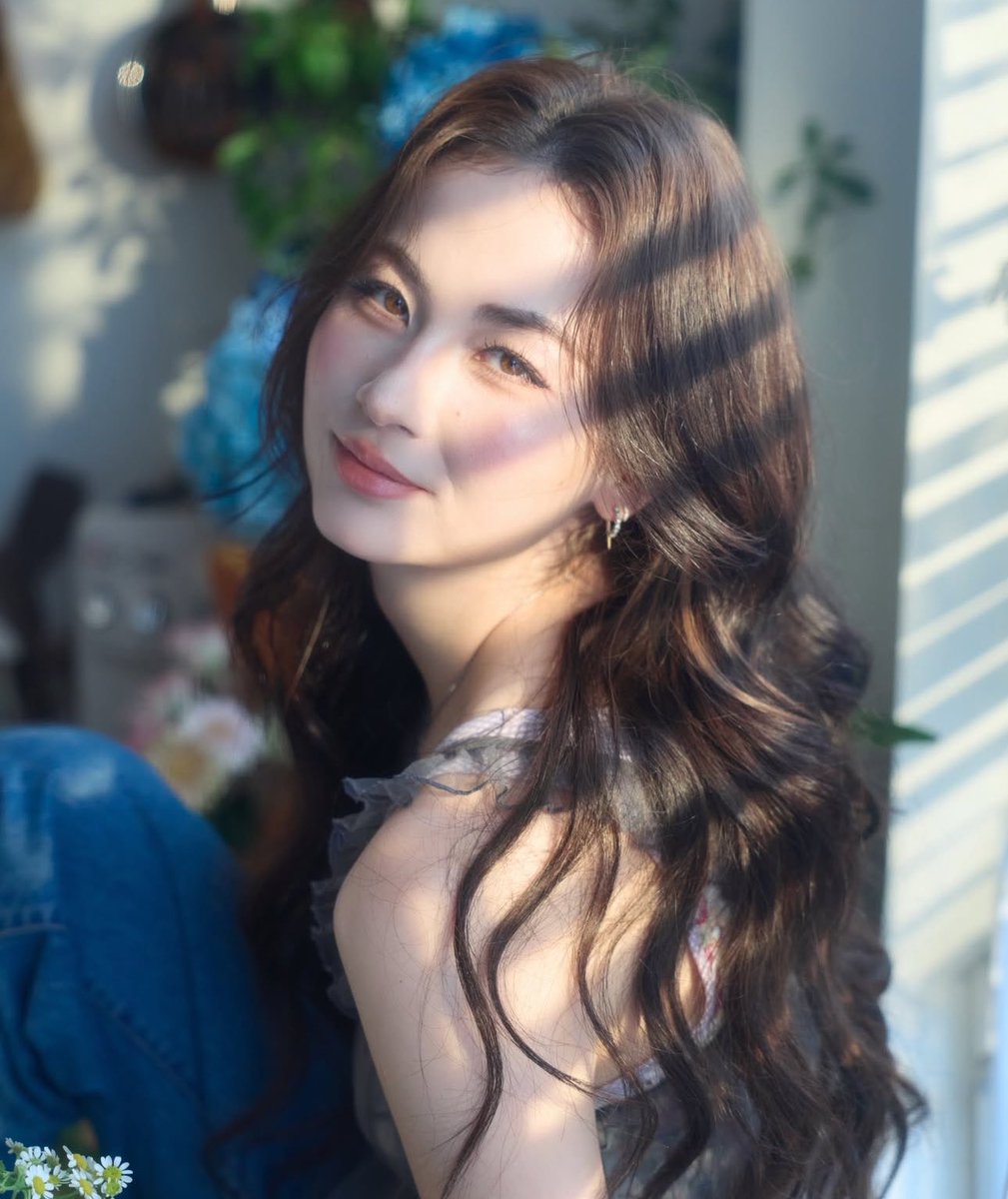shllyval's tweet photo. kyedae is so breathtaking https://t.co/d9zxe8lgze