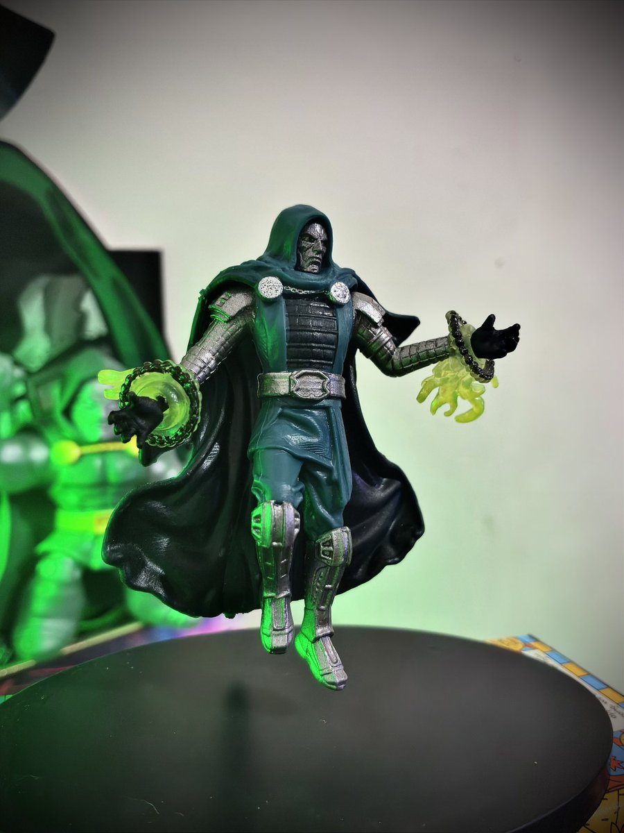 UNDERLINEDINC's tweet photo. $2 bootleg mini Doctor Doom, found on AliExpress. Not 100% accurate, but it’ll be fun to repaint! #DoctorDoom #DrDoom #AvengersDoomsday #Marvel https://t.co/KwLrWLIOrx