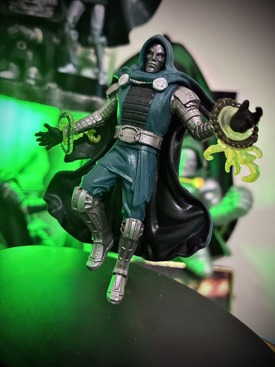 UNDERLINEDINC's tweet photo. $2 bootleg mini Doctor Doom, found on AliExpress. Not 100% accurate, but it’ll be fun to repaint! #DoctorDoom #DrDoom #AvengersDoomsday #Marvel https://t.co/KwLrWLIOrx