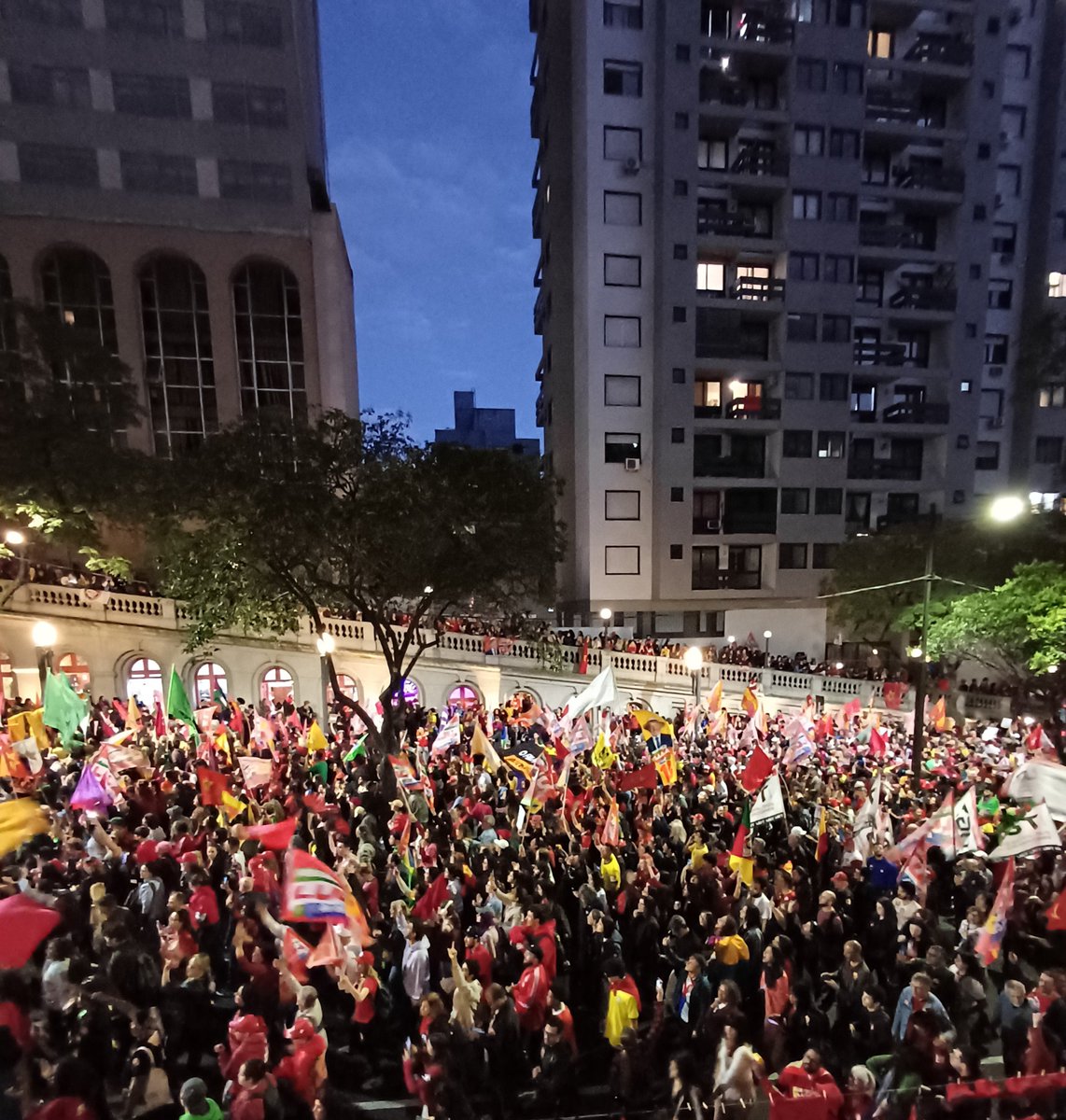 danielfoscarini's tweet photo. Votar no Lula é gostoso https://t.co/kl5xozWm4h