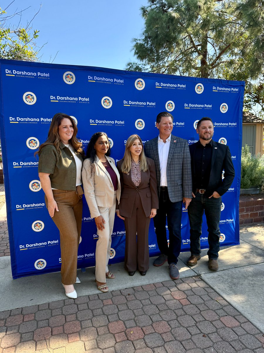 SDDistAtty's tweet photo. Today, DA @SummerStephan joined @AsmDarshana to mark the signing of #AB1959, which closes a gap in California’s juvenile resentencing laws highlighted by the 2001 Santana High School shooting, strengthening accountability and public safety.

#PublicSafety #SanDiego https://t.co/RpN6V83Kb1