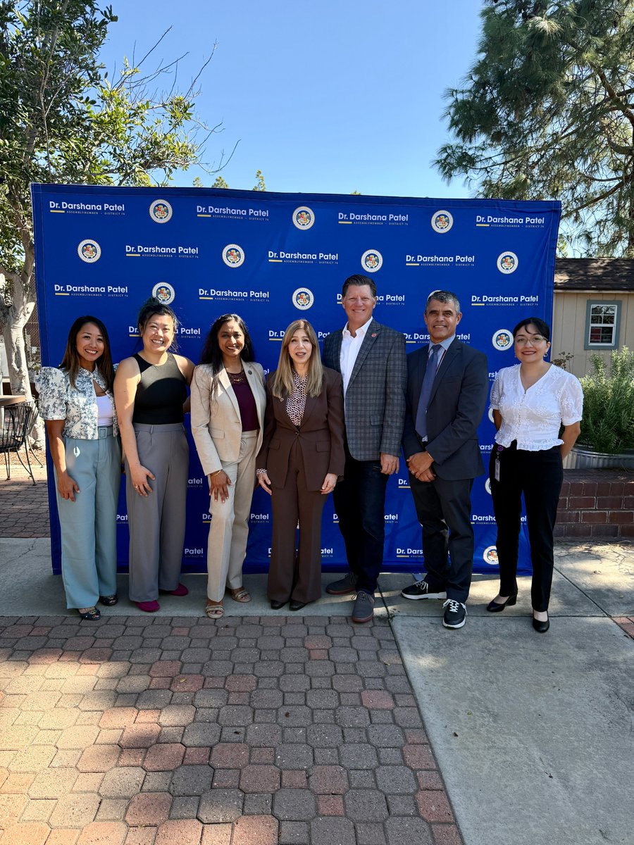 SDDistAtty's tweet photo. Today, DA @SummerStephan joined @AsmDarshana to mark the signing of #AB1959, which closes a gap in California’s juvenile resentencing laws highlighted by the 2001 Santana High School shooting, strengthening accountability and public safety.

#PublicSafety #SanDiego https://t.co/RpN6V83Kb1