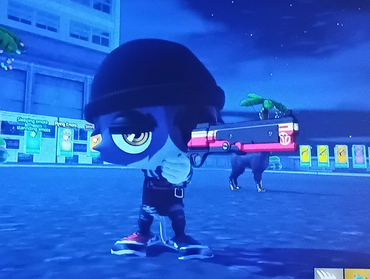 ephemeralscooge's tweet photo. i lied im too casual to play fortni seriously https://t.co/ufznkDmYsU