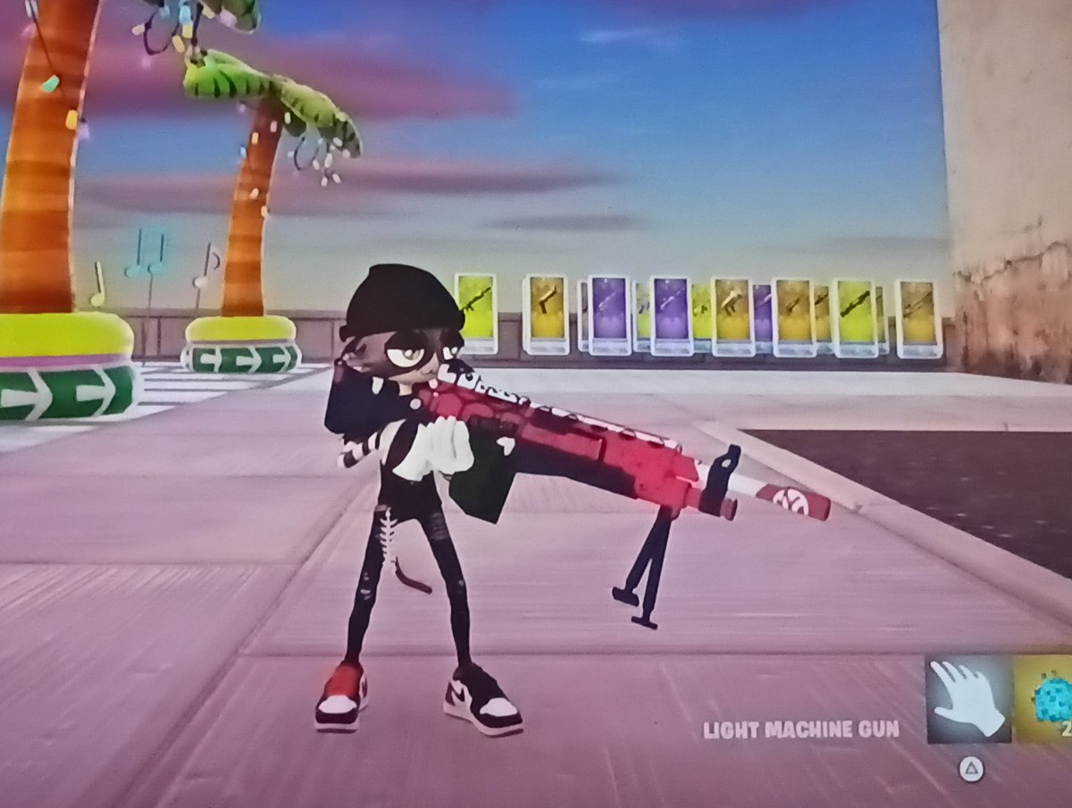 ephemeralscooge's tweet photo. i lied im too casual to play fortni seriously https://t.co/ufznkDmYsU