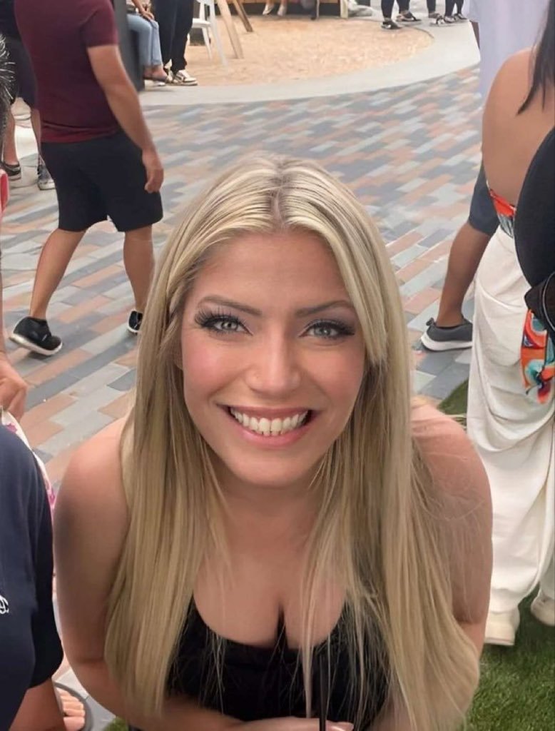 Alexabliss3ont's tweet photo. https://t.co/4M72W0Cxlu