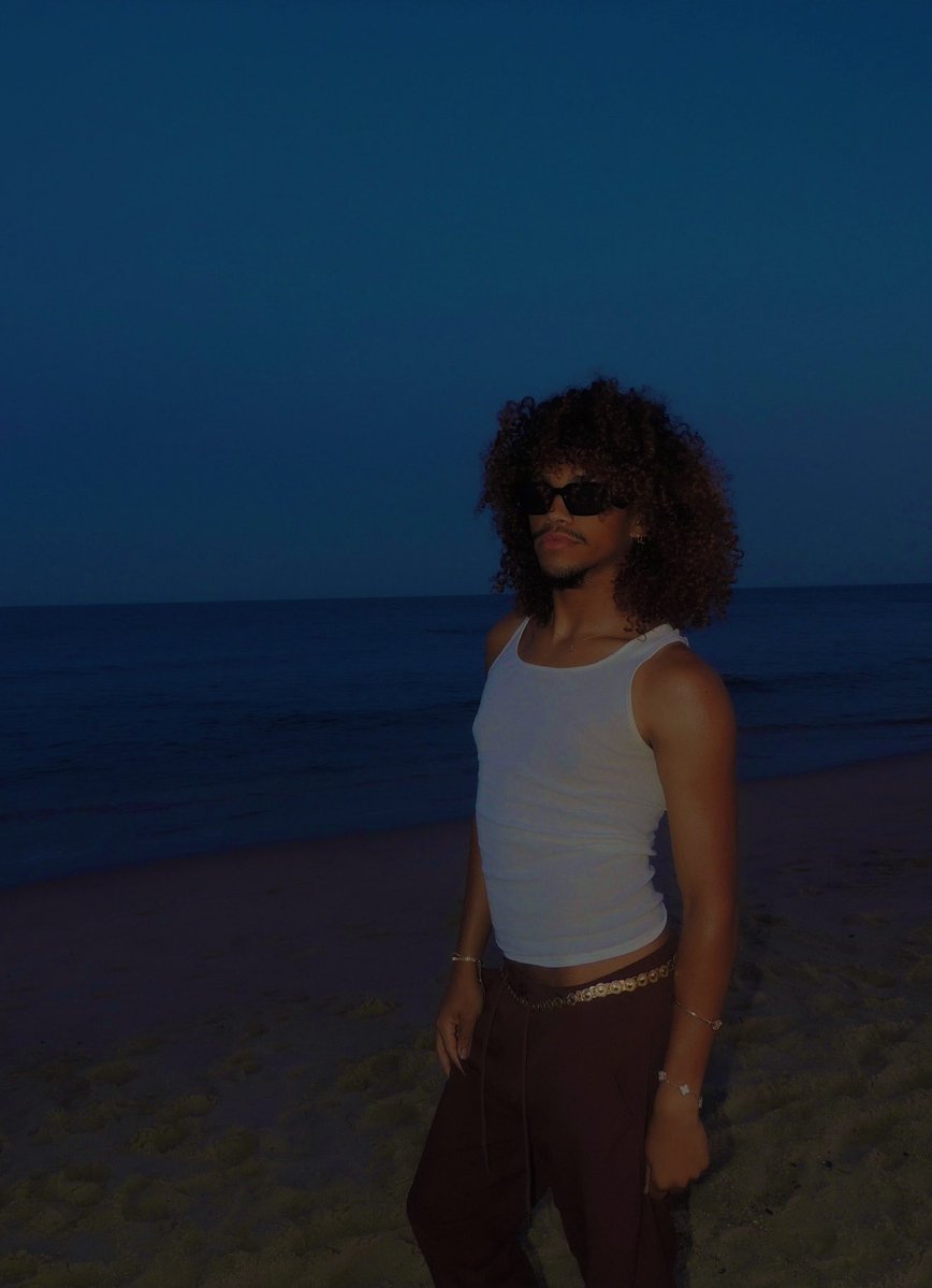 afterhourss00's tweet photo. nobody gets me by SZA https://t.co/ydk2PDiTWI